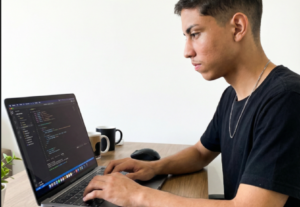 Eu vou fazer Correção de bugs e melhorias em HTML, CSS, Java...