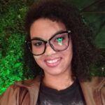 Eu vou escrever 2 roteiros com as falas e cenas para você