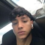 Eu vou fazer um logotipo profissional para você.