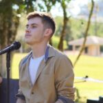 Eu vou compor e criar musicas para chá revelação.