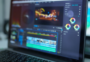 Eu vou facilitar sua vida editando para você.