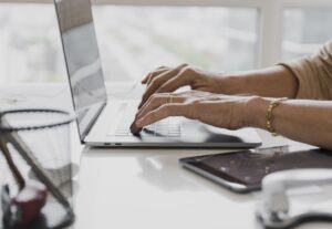 Eu vou fazer transcrições e traduções necessárias.