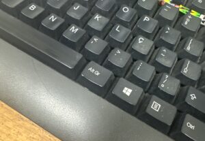 Eu vou revisar, corrigir e melhorar sua redação