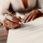 Eu vou analisar o seu contrato minuciosamente.