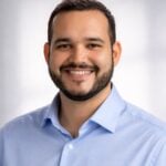 Eu vou resolver suas demandas administrativas em algumas hor...