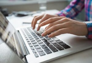 Eu vou fazer Transcrição de manuscritos ou PDFs