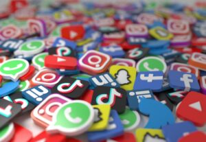 Eu vou fazer Roteiros e Ideias para TikTok e Instagram
