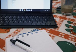 Eu vou criar Texto—argumentativo dissertativo e artigos