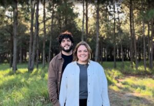 Eu vou gravar seu comercial em português, inglês ou espanhol