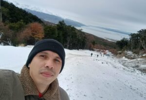 Eu vou gravar vídeos de vendas pelo mundo em 3 idiomas.