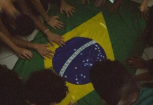 Eu vou fazer cortes e edições de seus vídeos e fotos