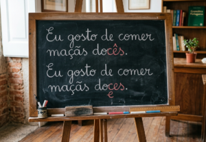 Eu vou revisar e corrigir seu texto em português