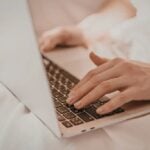 Eu vou digitar seus textos, PDFs e transcrevo áudios