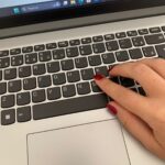 Eu vou digitar seus textos e documentos.