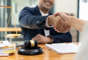 Eu vou ser seu assistente jurídico / auxiliar jurídico