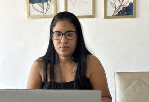 Eu vou Posso lhe ajudar com digitação, redação, transcrição.