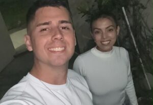 Eu vou um vídeo comercial em casal para seu produto